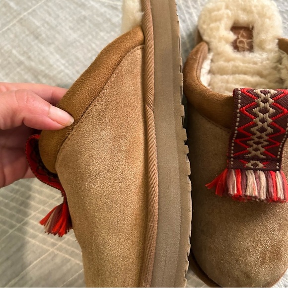 UGG Kids Tazzle Suede Slippers big kid sz 4 - Picture 6 of 16